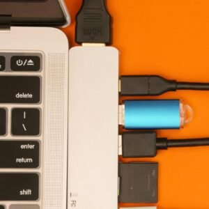 USB-C Hub with 4 Ports (HDMI + USB-A + SD/MicroSD)